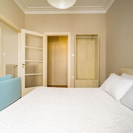 Emporikon Apartment Steps From Historic Center Athen Exterior foto
