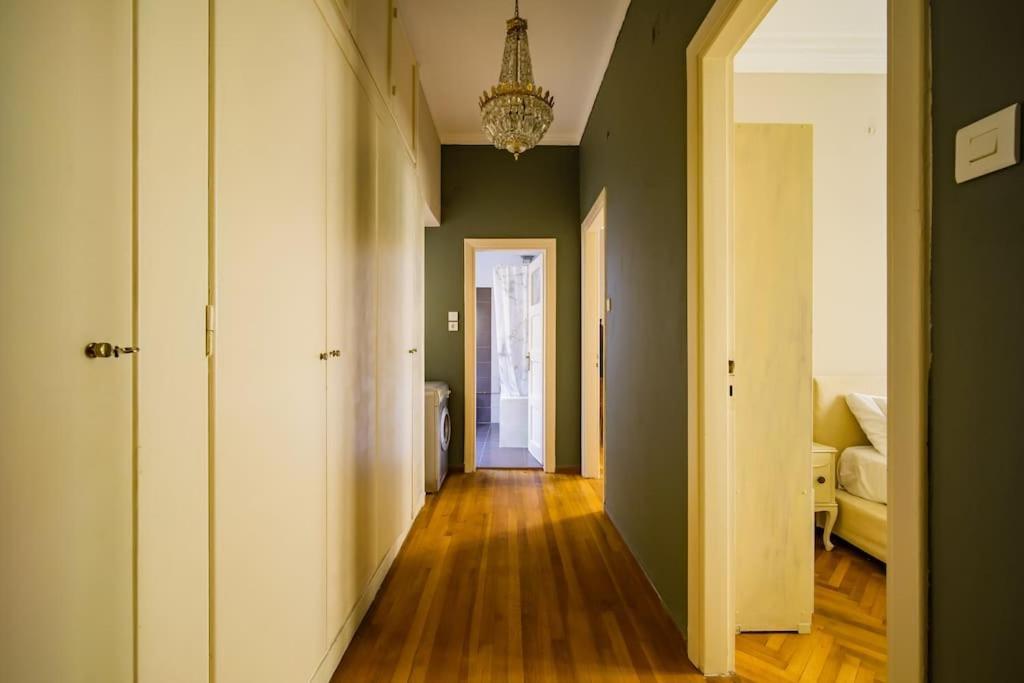 Emporikon Apartment Steps From Historic Center Athen Exterior foto
