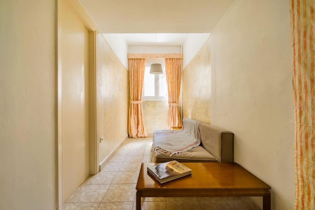 Emporikon Apartment Steps From Historic Center Athen Exterior foto