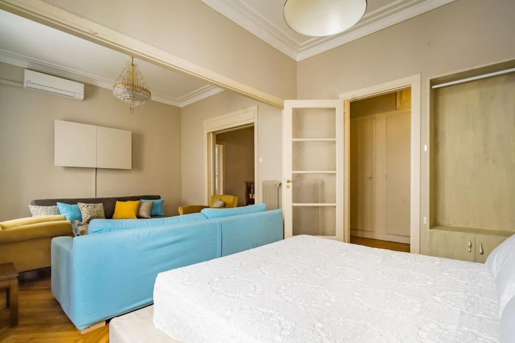 Emporikon Apartment Steps From Historic Center Athen Exterior foto
